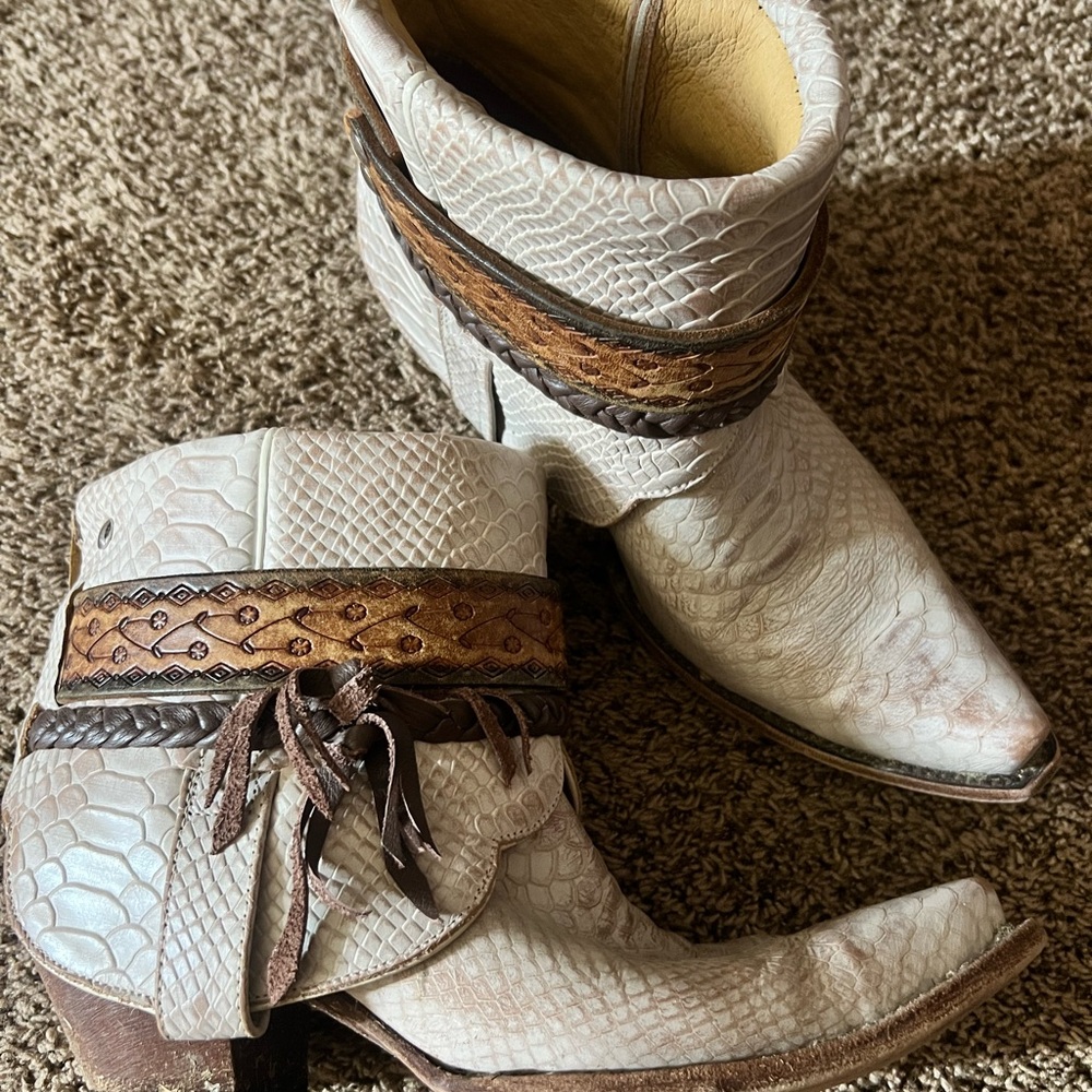Canty Boots - Idyllwind Cream and Tan Snakeskin Boots